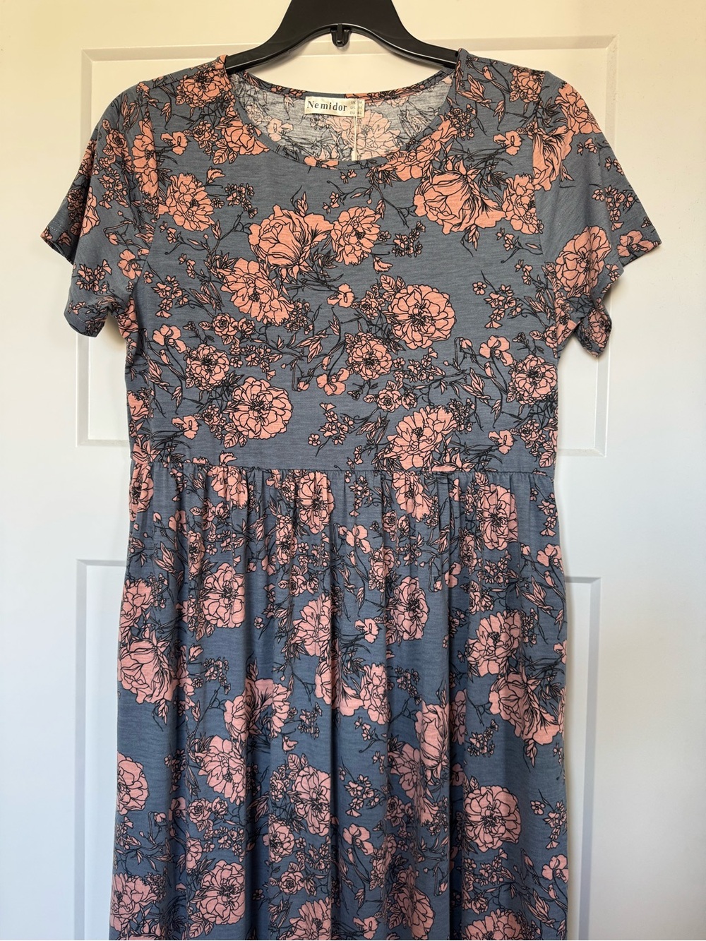 Plus Size Navy Floral Short Sleeve Maxi Dress with Pockets - Picture 4 of 6